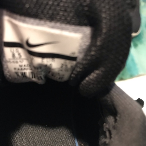 Sneakers... - Picture 3 of 3